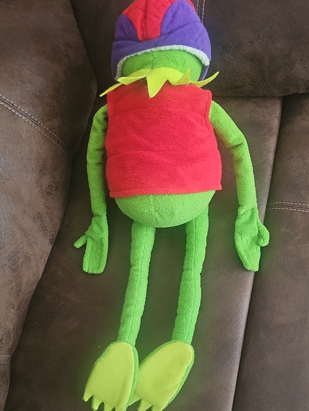 Kermit the Frog Plush Macys Exclusive 2002 Jim Henson Muppets Red Vest & Hat - Picture 4 of 8